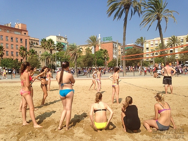 9月巴塞罗那的海滩3.jpg