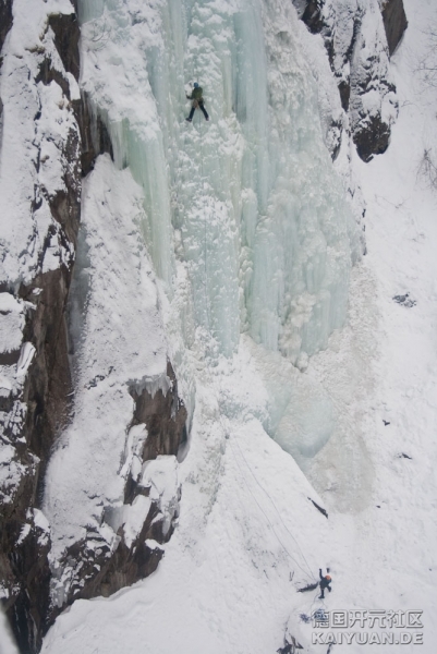 ice climbing 1.jpg